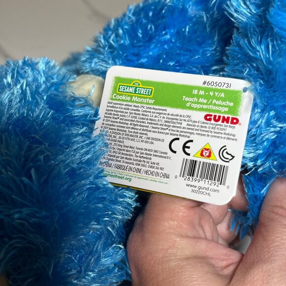 Sesame Street Gund  Teach Me Cookie Monster Chef Stuffed Toy - 15" - Picture 7 of 9